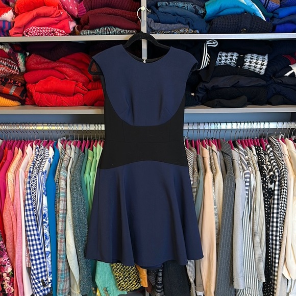 Kate Spade navy/black sleeveless back zipper/hook eye closure dress size 4 - Picture 1 of 3